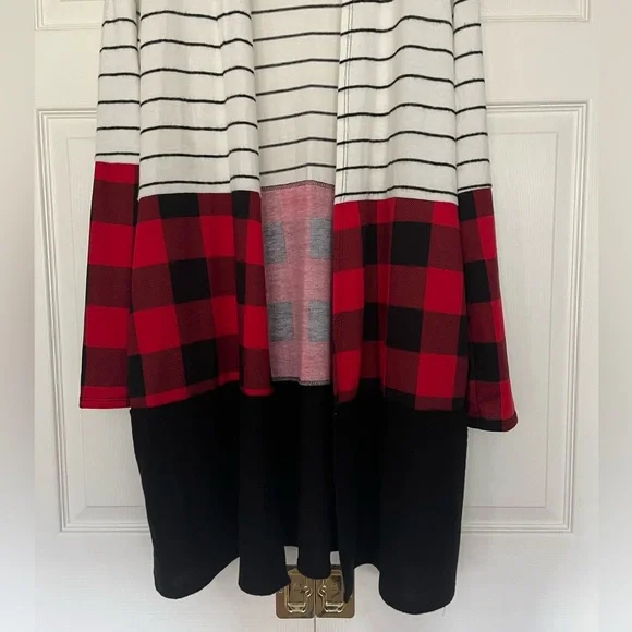 {Haptics} Buffalo Plaid Striped Open Front Long Cardigan - Women's Medium - NWT - Picture 4 of 11